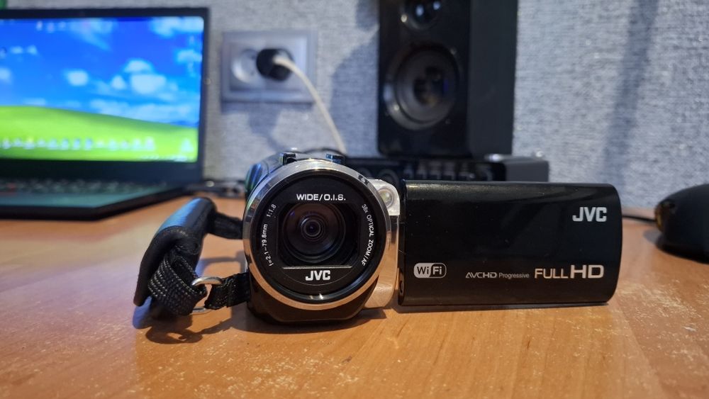 Видеокамера JVC GZ-EX515BE