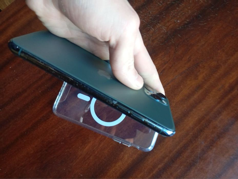 Продам Iphone 11 pro max 256gb