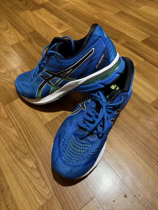 Чоловічі кросівки для бігу ASICS Gt-2000 8