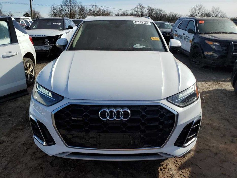 • Audi Q5 80A Бампер б/у запчастини оригінал