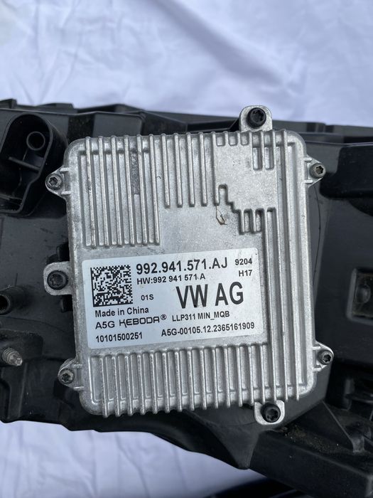 Фара Škoda Superb