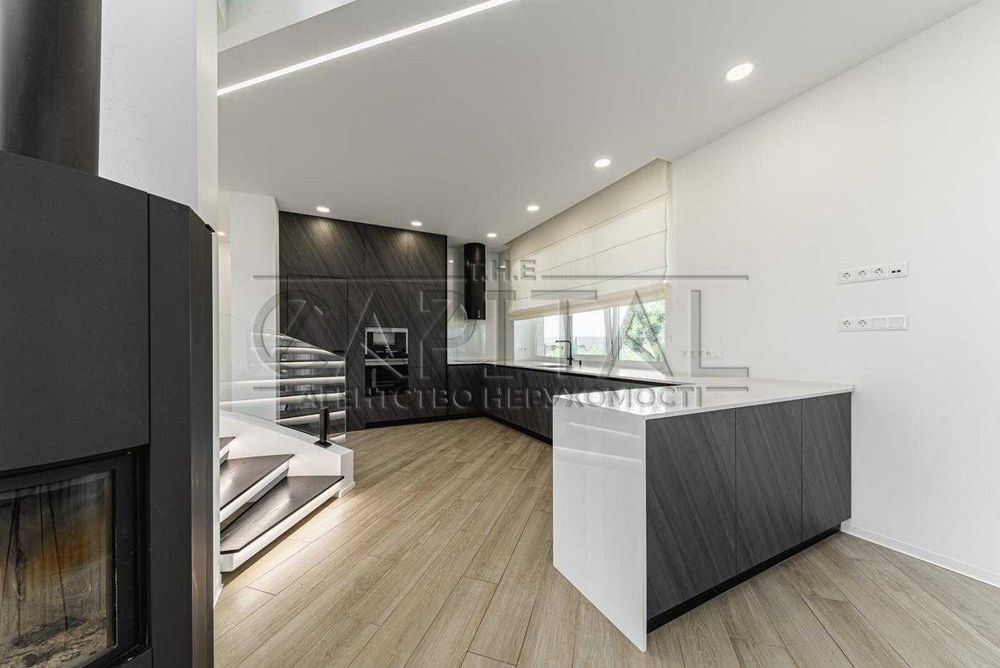 Продаж будинку з басейном, Лесники, Обуховский р-н