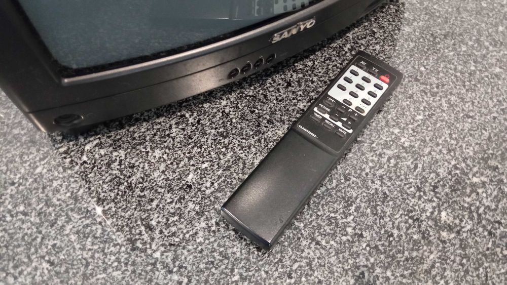 Televisão Sanyo Ecrã de 35cm (13")