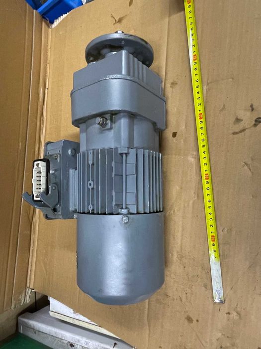 Przekładnia z silnikiem, motoreduktor sew 0,37kw 240 z hamulcem