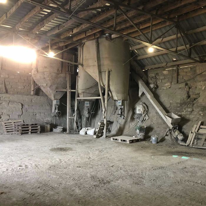 Продам комерційне приміщення (8387)