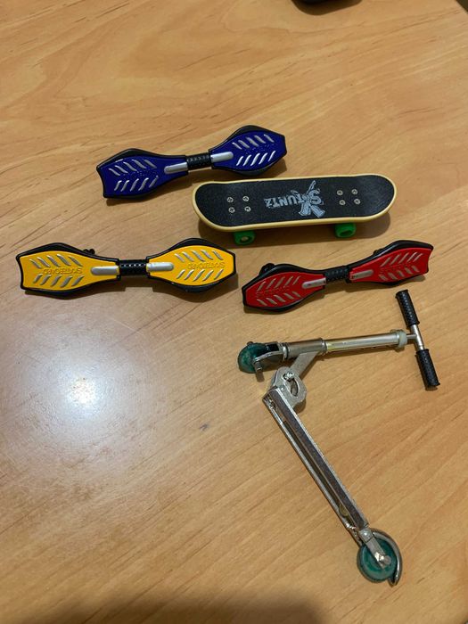 Brinquedos variados