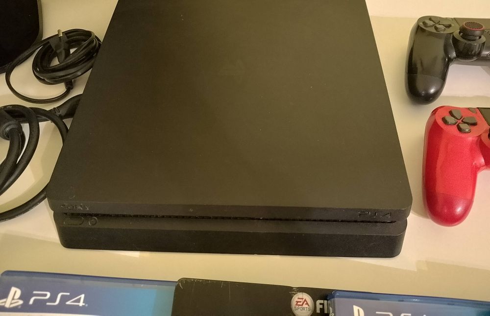Ps4+2 pady+kable+7 gier
