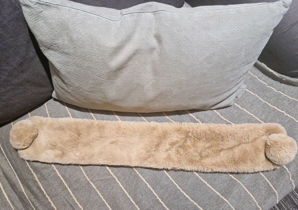 Cachecol e  gola de pele artificial