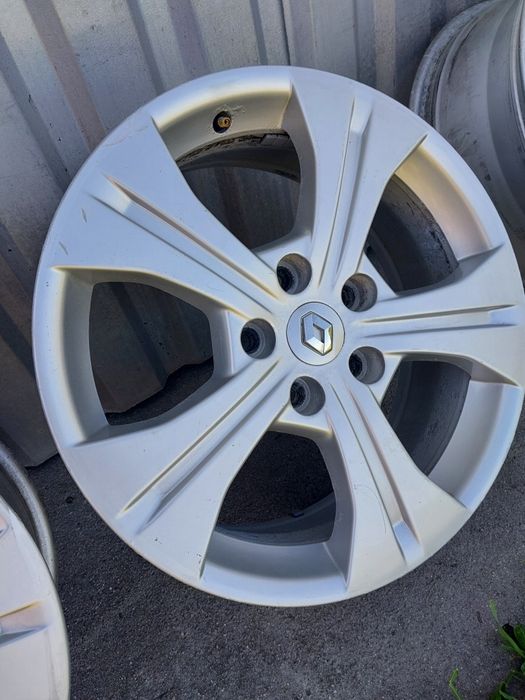 Felgi 17 Renault 5x114,3 7x17 et49 66,6