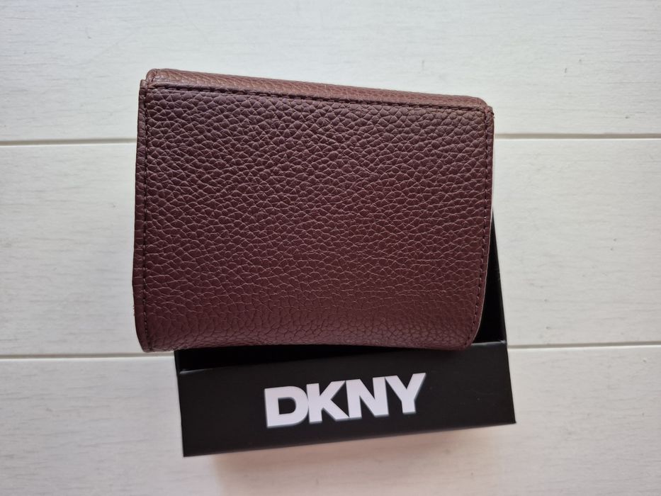 Portfel Damski DKNY Pudełeczko