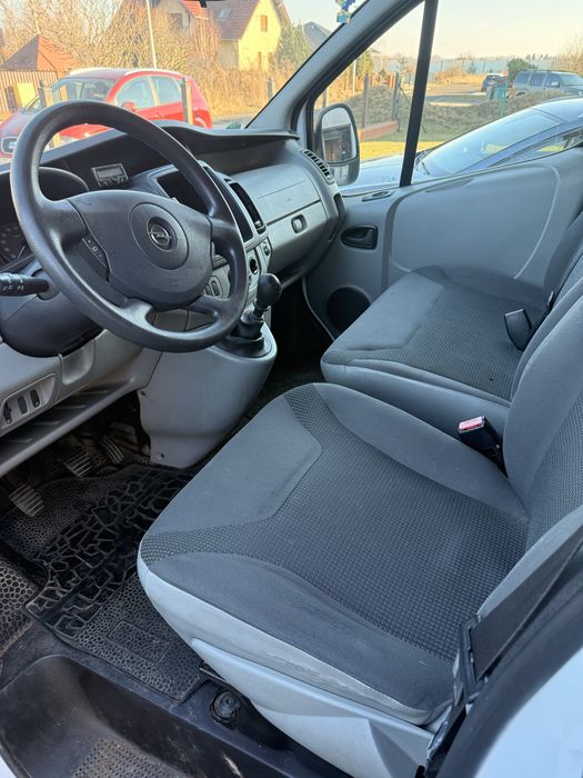 Opel Vivaro 2.5 cdti Long