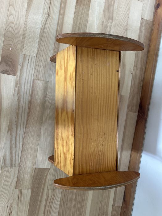 Drewniana kołyska dla lalek