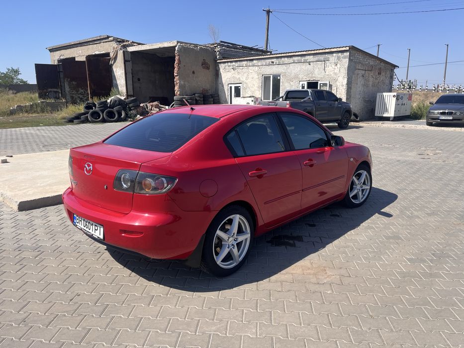 Продам Мазда 3 бк 2005 гола автомат 1.6 бензин