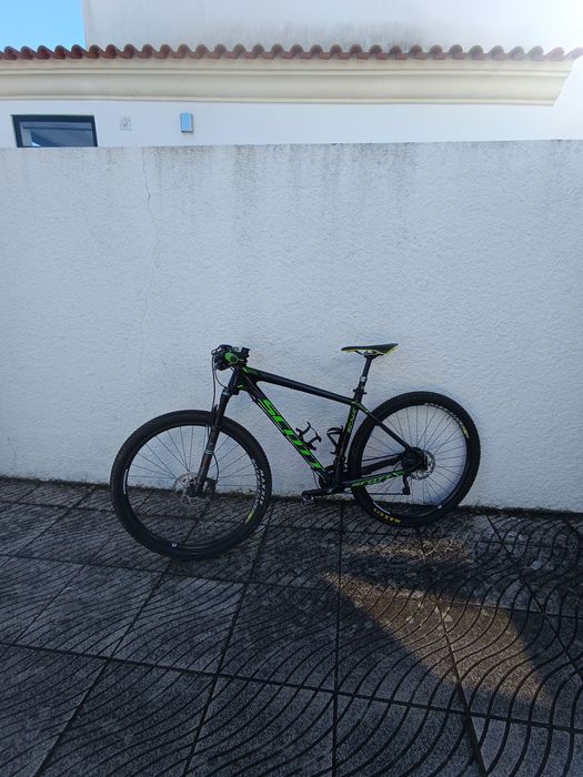 Bicicleta BTT scott em carbono