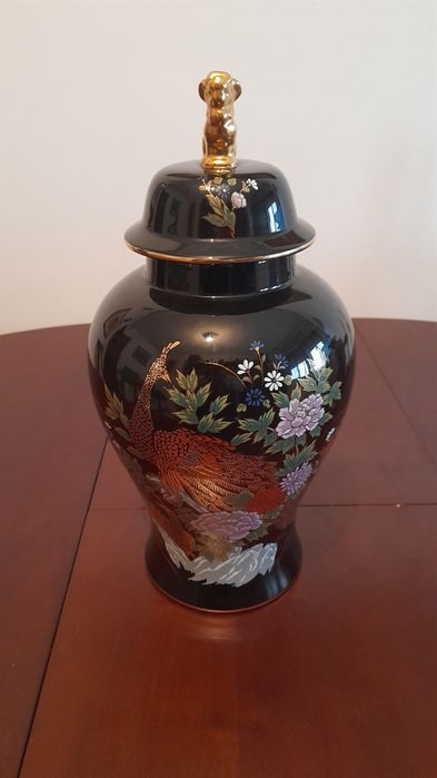 Pote lindíssimo oriental.