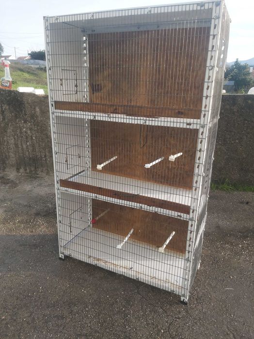 Gaiola para pássaros, e acessórios