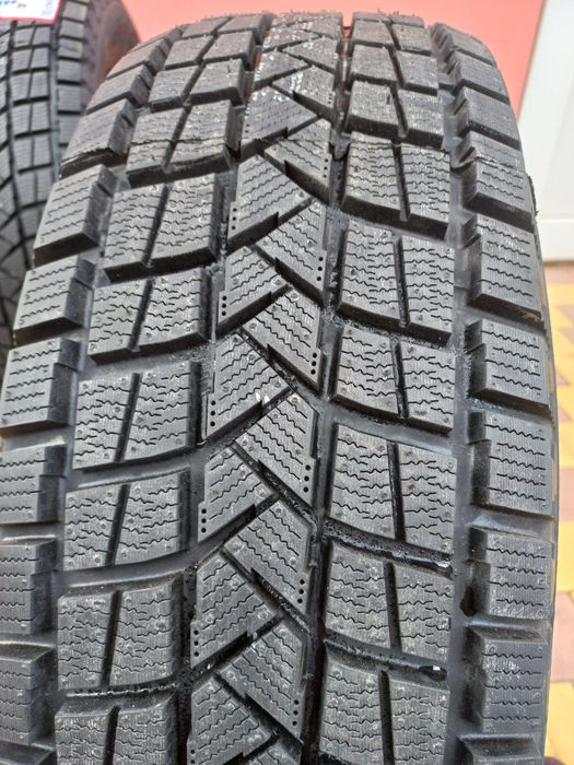 Нова 215/65/16 зима. Резина 26 року. Шини Firemax.  Продаж 2 або 4 шт.