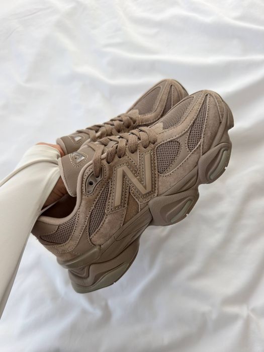 New Balance 9060 brown r39