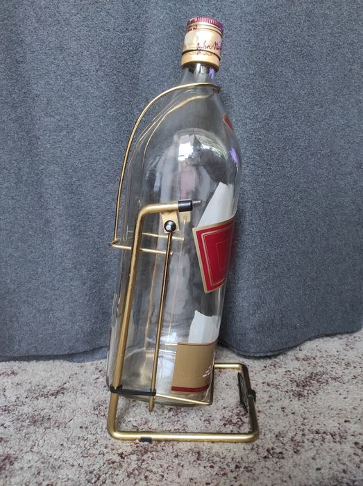 пляшка 4.5л на підставці