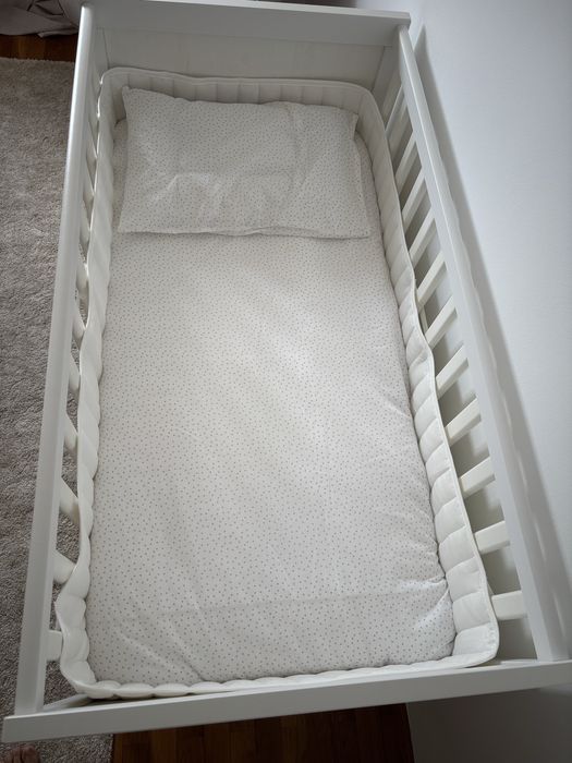 Berço Sundvik com colchão Jätterrött