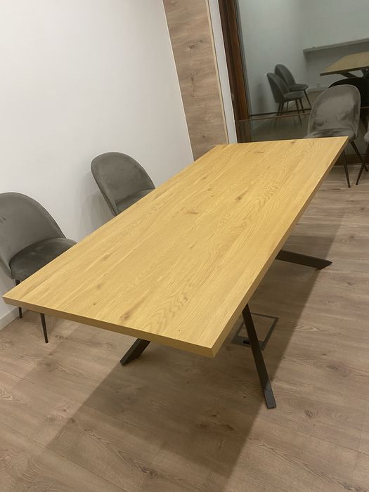 Mesa de madeira como nova