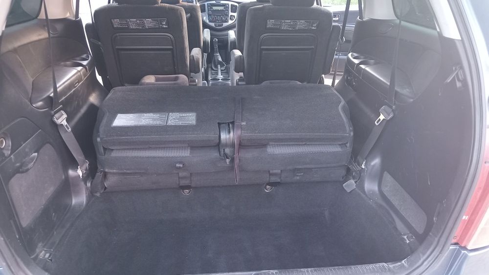 Продам Mazda MPV