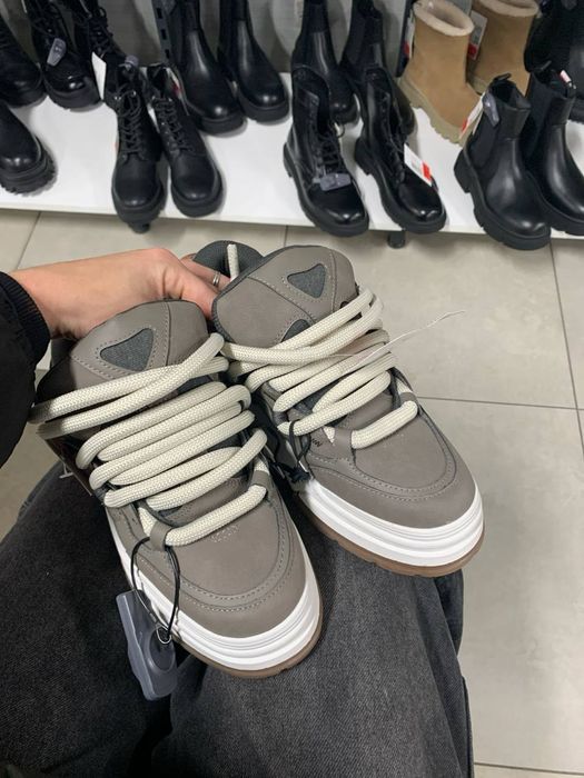 Кросівки Бершка нові 40р