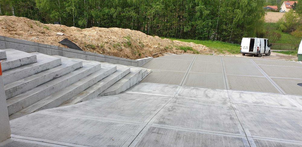 Beton zacierany na gładko/ beton antypoślizgowy/ place drogi betonowe ...