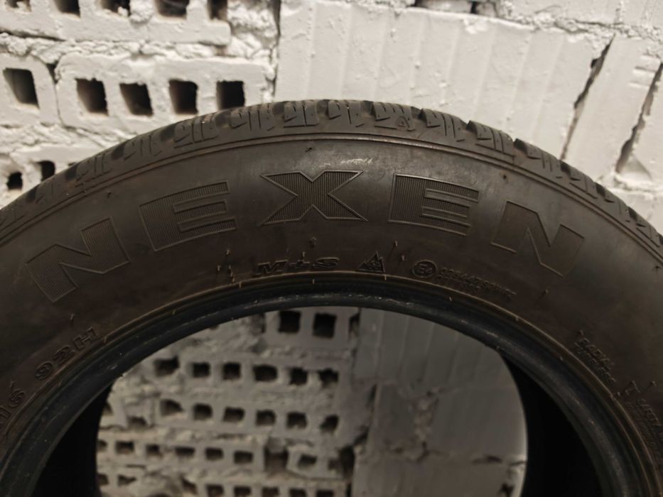 Komplet 4 zimowych opon Nexen WINGUARD SNOW'G WH2 205/60 R16 92 H