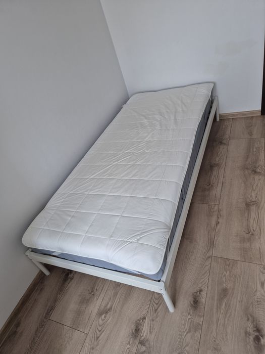 Łóżko z materacem Białe IKEA 90 x 200 jak nowe
