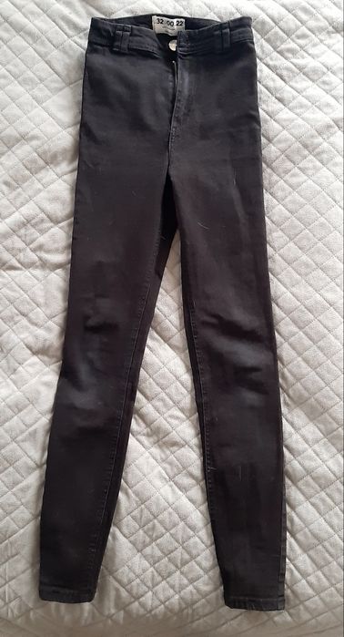 Czarne rurki Bershka r.32