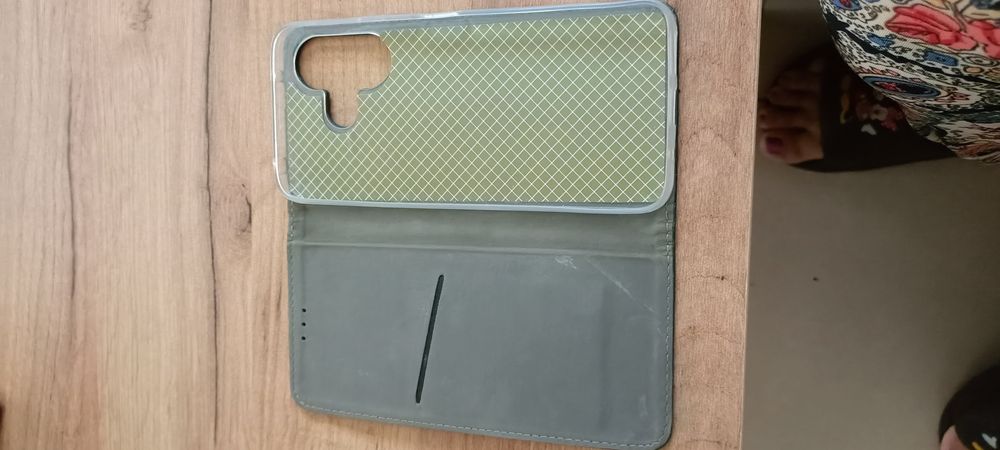 Etui na telefon nowe