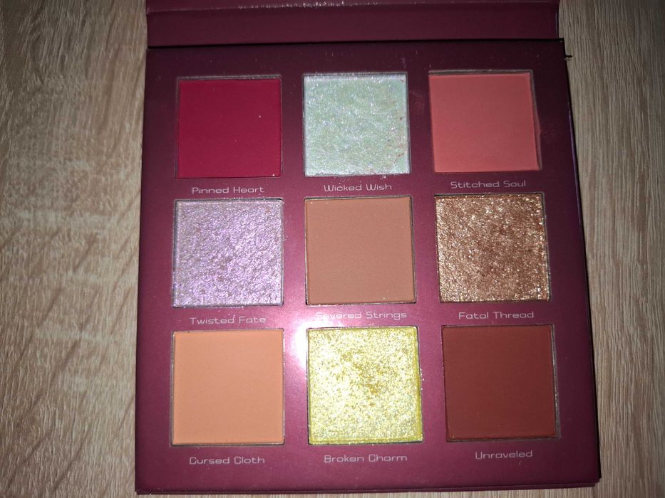 Paleta Unearthly Cosmetics