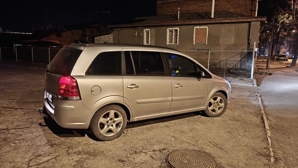 Авто від власника Опель Зафіра б