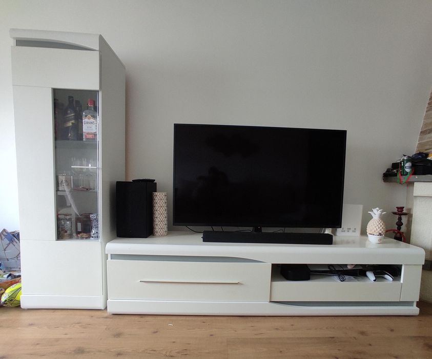 Conjunto Sala Conforama Branco Lacado: Móvel TV + Vitrine + Mesa Extensível (Vidro)