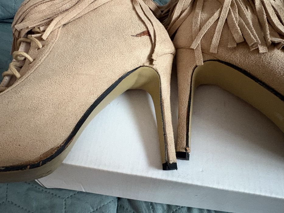 Buty letnie botki beżowe 38