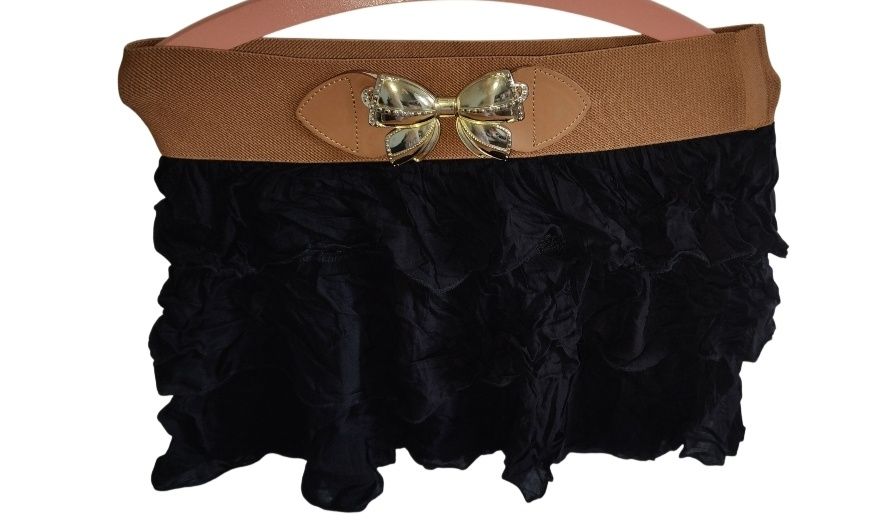 Markowe krótka spódniczka czarna z ozdobna klamrą falbanki spódnica