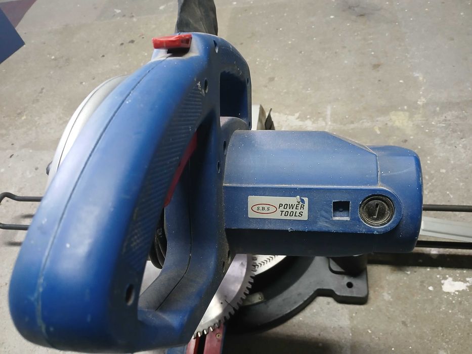 Vendo Serra de meia esquadria