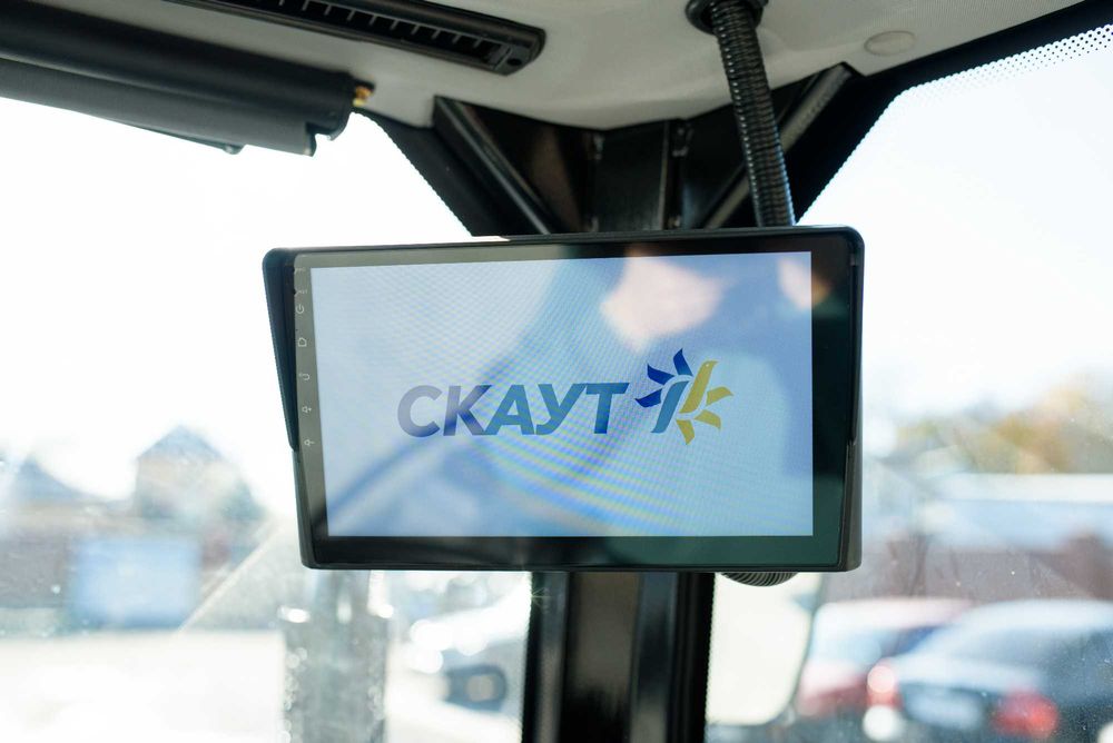 Трактор Скаут ТЕ504С новая модель радиальная резина