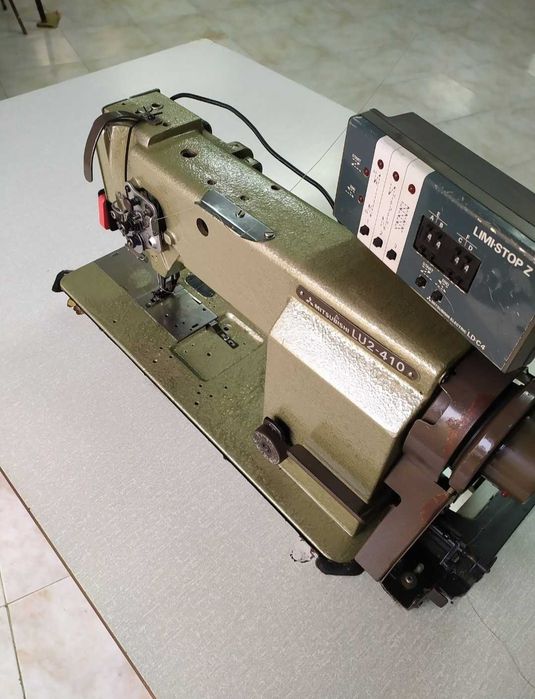 Máquina triplo arràsto ( estófos, malas, cintos etc )