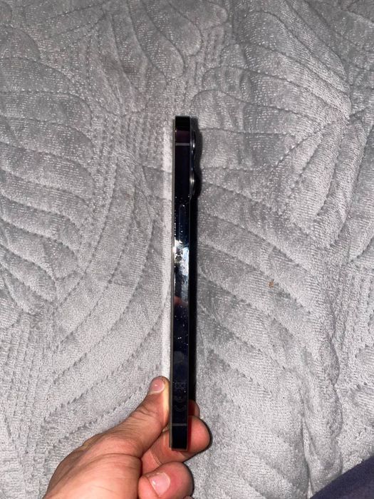 Продам айфон 12 про макс на 256гб