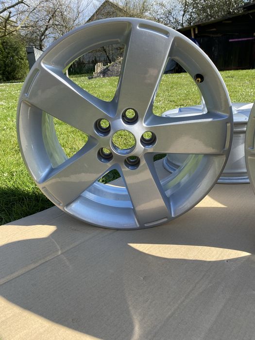 Felgi  aluminiowe  17  5x108  ET 55 Ford Volvo