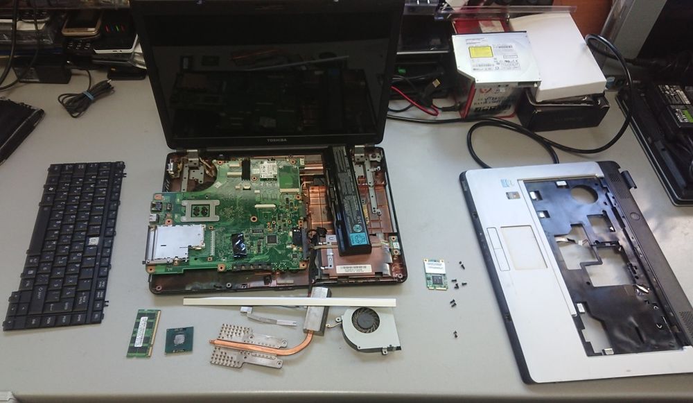 Toshiba L300 Шлейф Кулер Радиатор Корпус Крышка Клавиатура Плата Батар