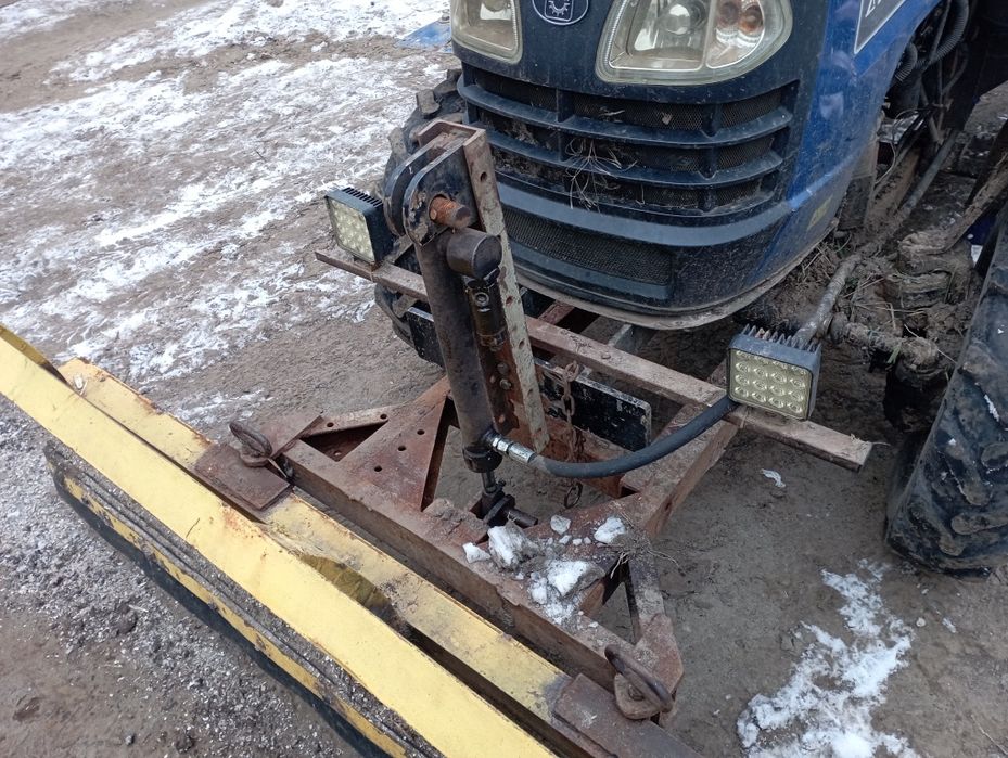 Відвал для прибирання снігу на трактор дтз 5244