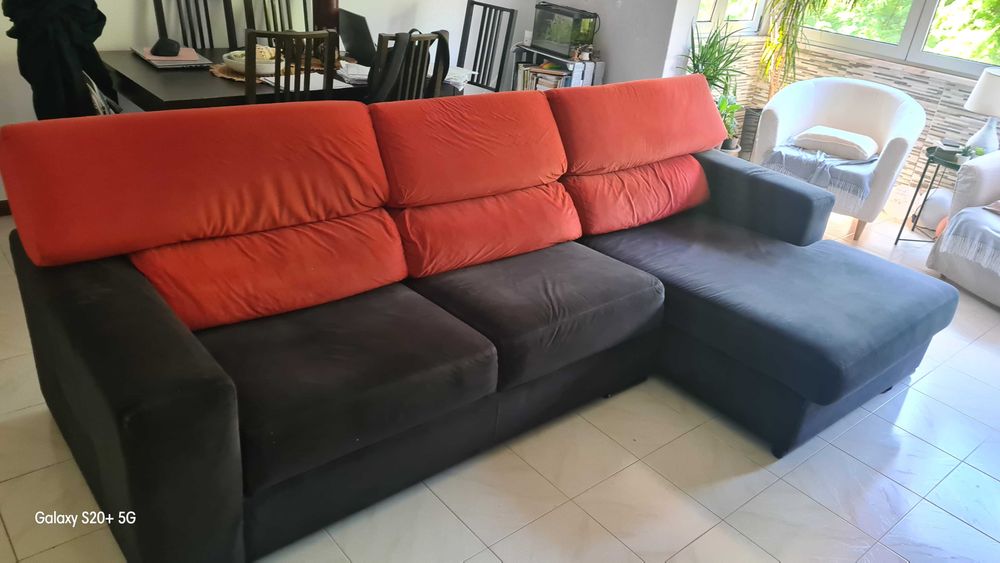 Sofá com chaise longue