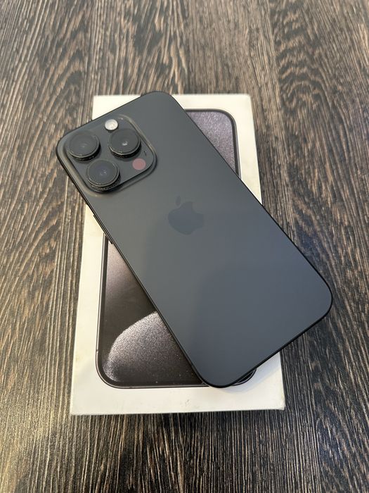 Apple iPhone 15 PRO bardzo ladny komplet okazja