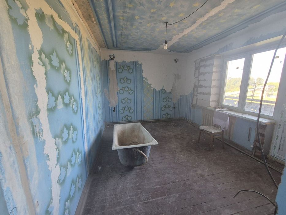 Продам 3-х кімнатну квартиру в центрі с.Войниха