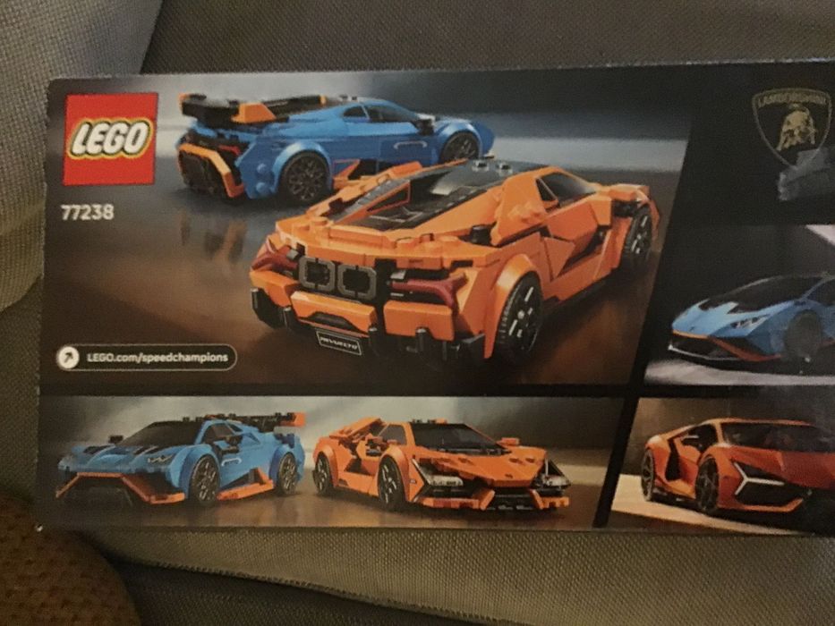 Lego 2 lamborghinis uma azul e outra laranja