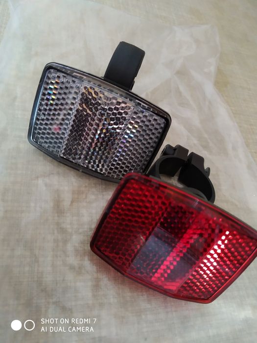 Odblaski przód i tył.