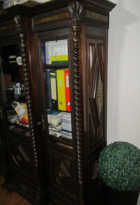 Mobília escritório rigorosamente impecável